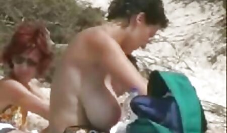 एक औरत के स्तन ऊपर तेल से सेक्सी एचडी मूवी हिंदी में सना हुआ